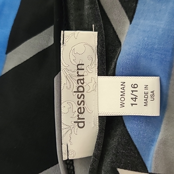 Dress Barn plus size sleeveless top. - Picture 4 of 6